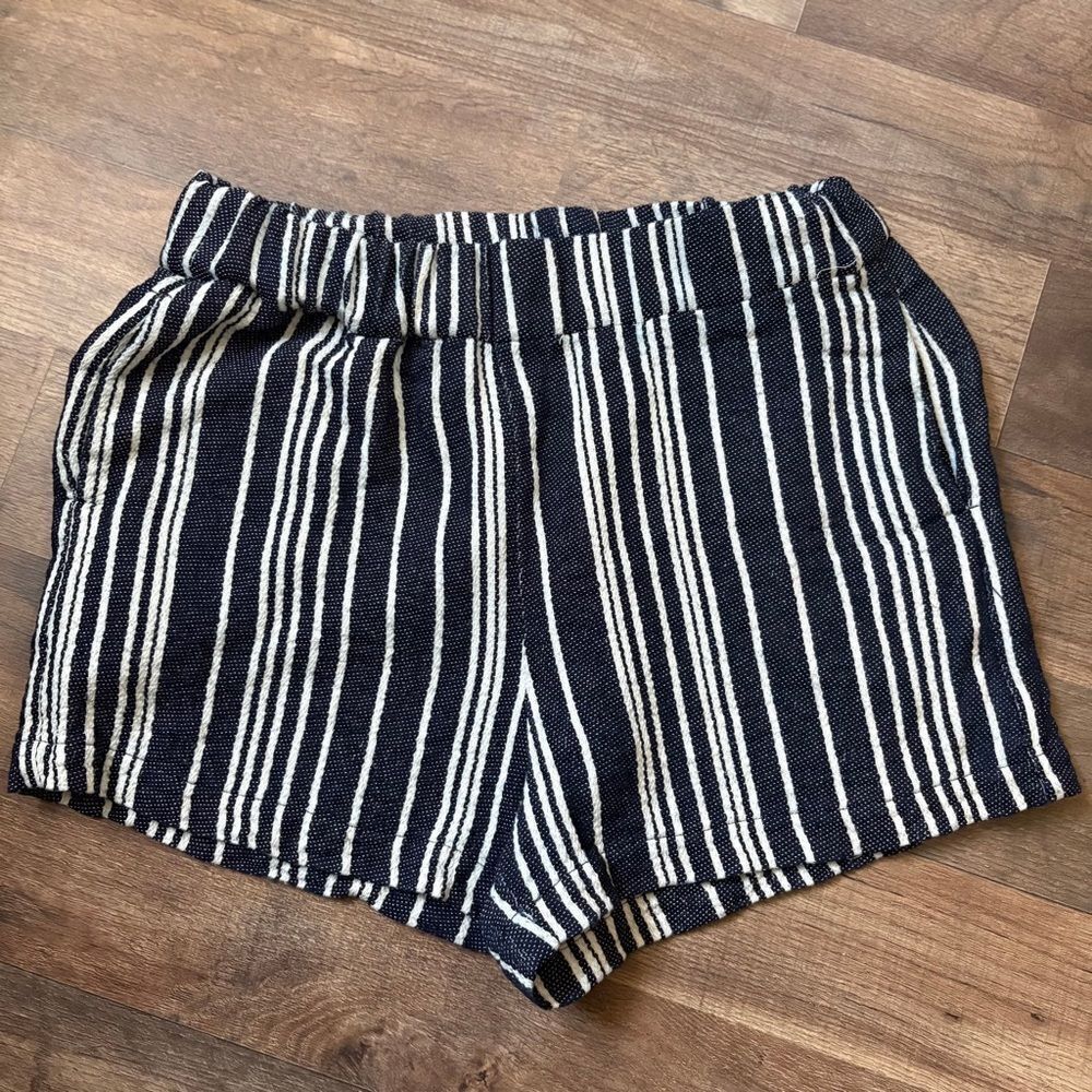 Never A Wallflower High Waist Navy Blue White Striped Knit Shorts M Preppy
